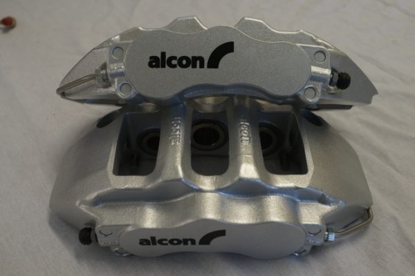 Alcon: Advantage Extreme Front Calliper Set